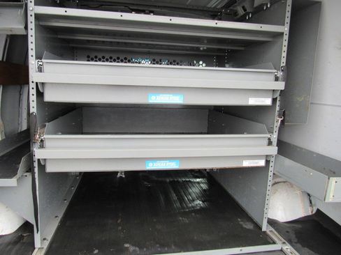 Used 2017 Chevrolet Express 2500 RWD image 23