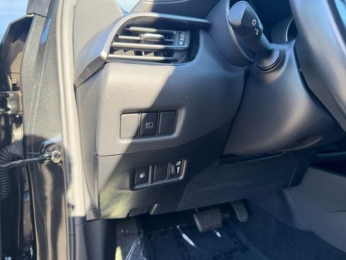 Used 2019 Toyota C-HR XLE FWD image 19