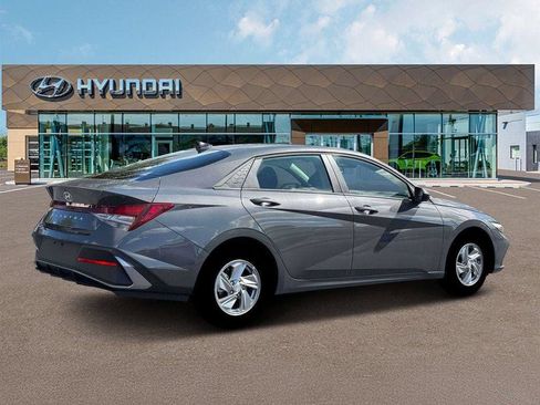 New 2026 Hyundai Elantra SE FWD image 8