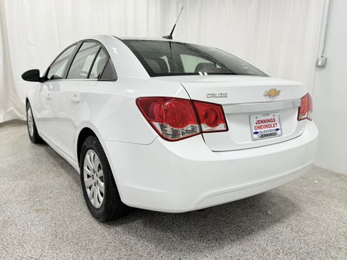 Used 2011 Chevrolet Cruze LS image 6