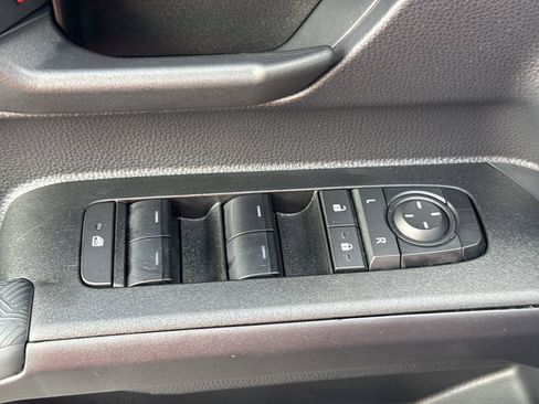Certified 2025 Toyota 4Runner SR5 AWD/4WD image 15