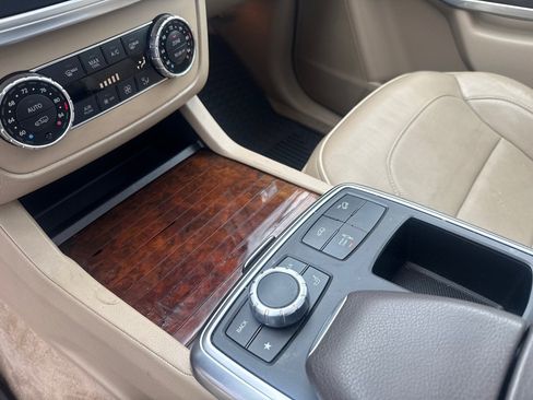 Used 2014 Mercedes-Benz GL 550 550 4MATIC image 18