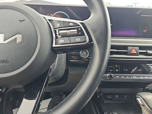 Used 2024 Kia Seltos S FWD image 18