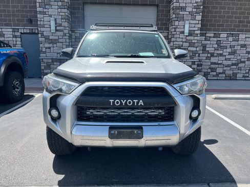 Used 2018 Toyota 4Runner TRD Off-Road Premium AWD/4WD image 8