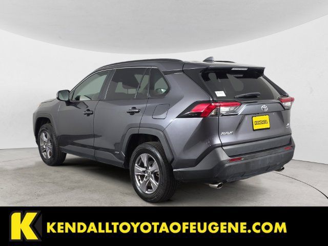Used 2025 Toyota RAV4 XLE AWD/4WD image 7