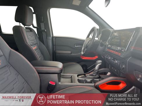Used 2025 Nissan Frontier PRO-4X image 24
