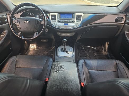 Used 2012 Hyundai Genesis 3.8 RWD image 11