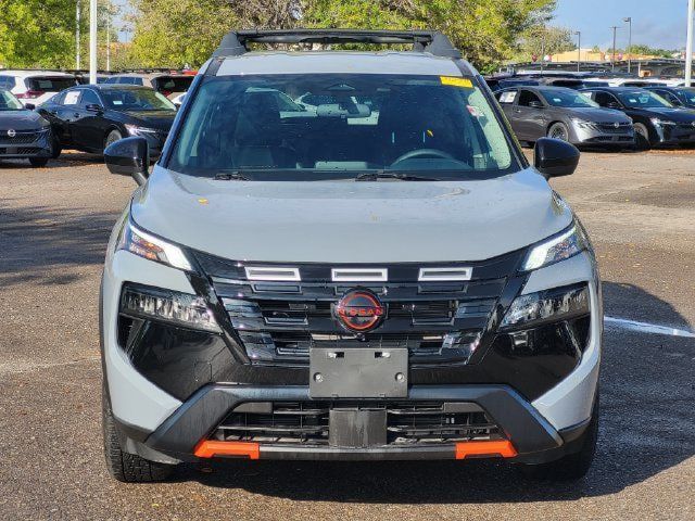 Used 2025 Nissan Rogue SV AWD/4WD image 4