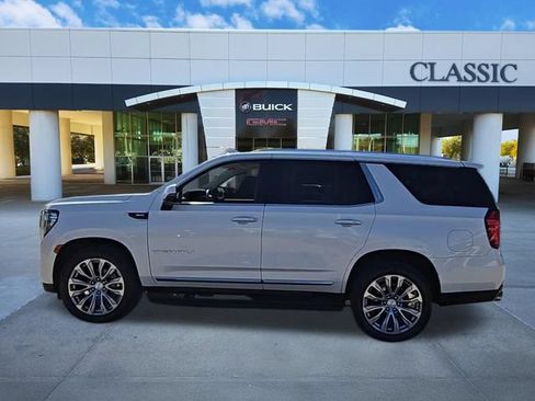 Used 2022 GMC Yukon Denali w/ Denali Premium Package AWD/4WD image 5