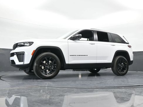 New 2026 Jeep Grand Cherokee Altitude RWD image 52
