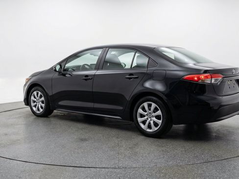 Used 2025 Toyota Corolla LE FWD image 6