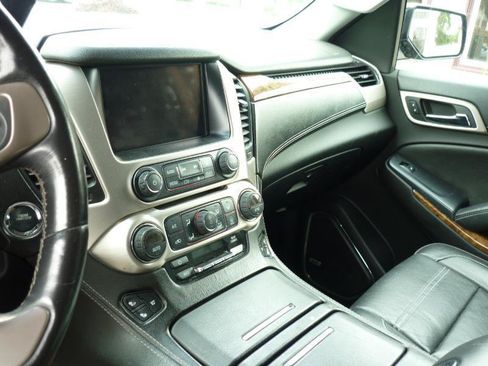 Used 2015 GMC Yukon Denali w/ Touring Package AWD/4WD image 10