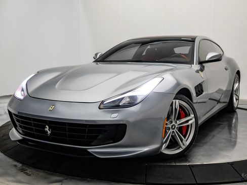 Used 2018 Ferrari GTC4Lusso AWD/4WD image 5