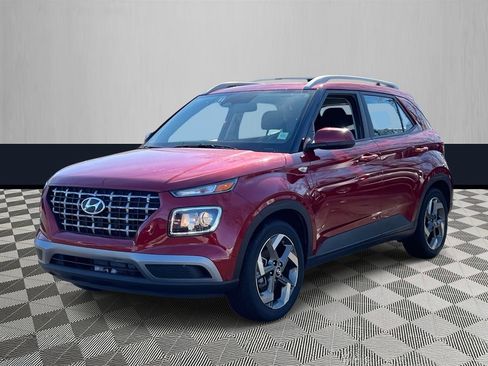 Used 2025 Hyundai Venue SEL FWD image 2