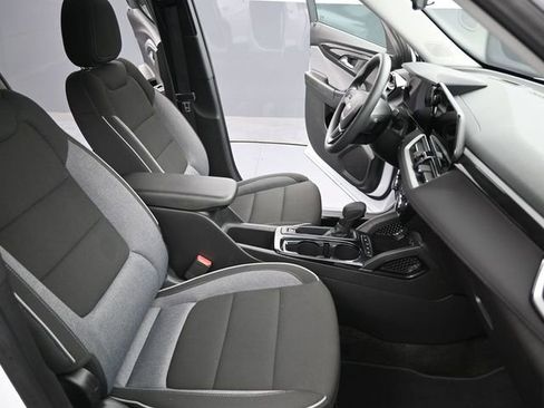 Used 2025 Chevrolet TrailBlazer LT image 27