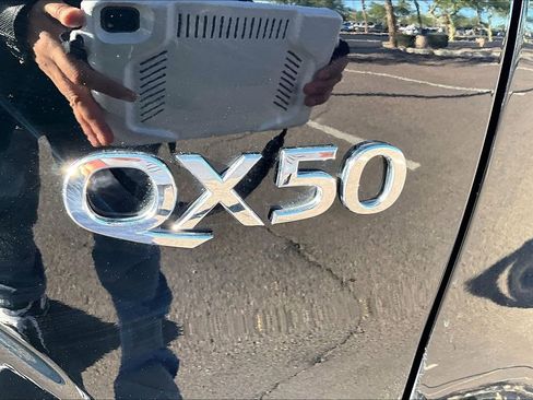 Used 2021 INFINITI QX50 Luxe w/ Appearance Package image 8