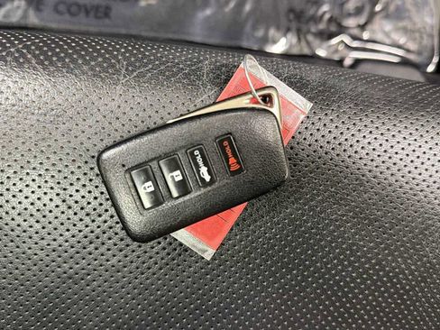 Used 2014 Lexus ES 350 w/ Luxury Package FWD image 32