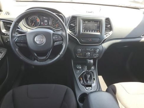 Used 2019 Jeep Cherokee Latitude w/ Comfort & Convenience Group AWD/4WD image 10