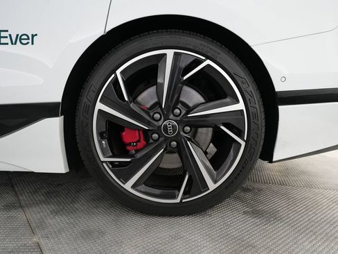 Used 2025 Audi S6 e-tron Premium Plus w/ Premium Plus AWD/4WD image 9