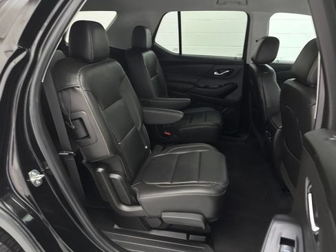 Used 2021 Chevrolet Traverse LT FWD image 46