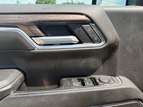 Used 2023 Chevrolet Silverado 1500 LT AWD/4WD image 15