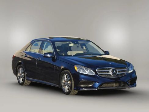 Used 2015 Mercedes-Benz E 350 Sedan image 3