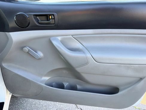 Used 2014 Toyota Tacoma 2WD Regular Cab image 13