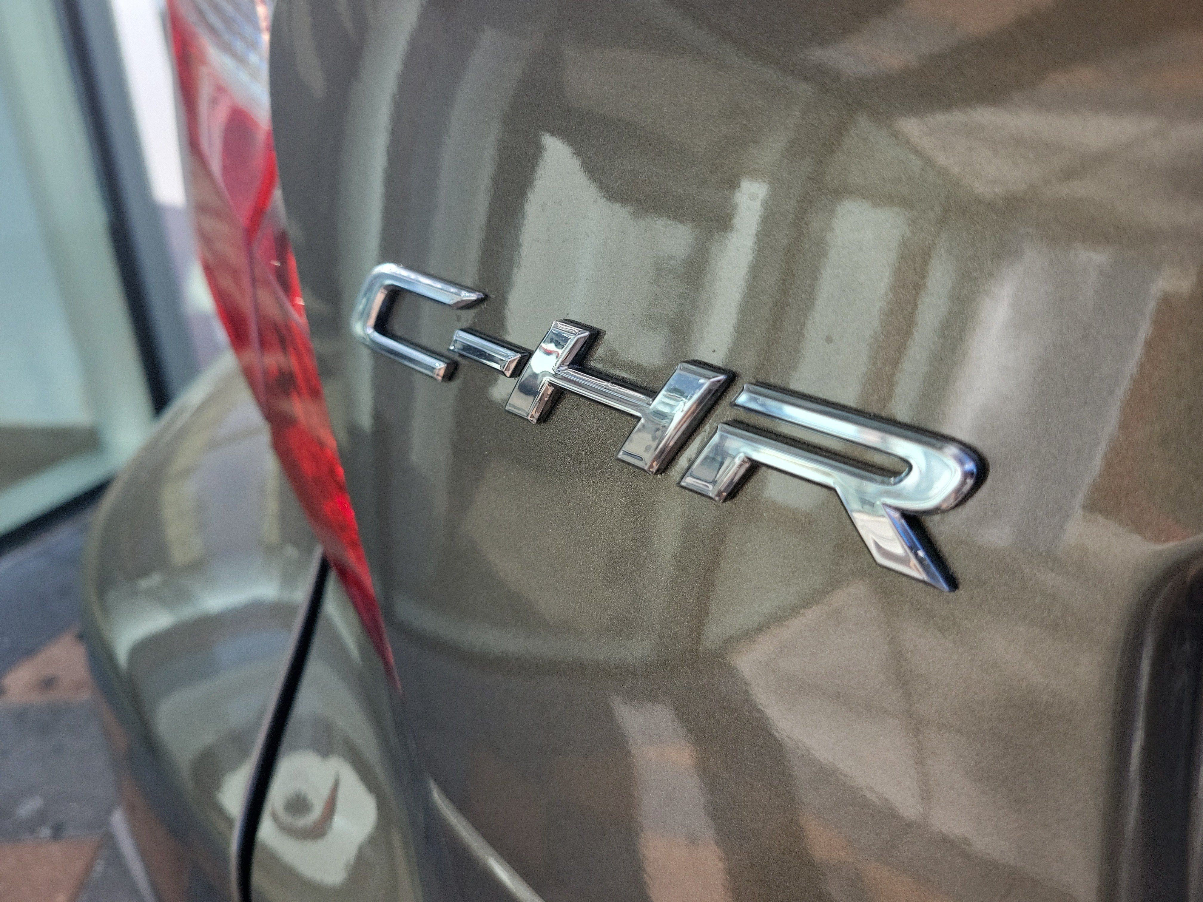 Used 2021 Toyota C-HR XLE FWD image 9