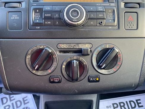 Used 2009 Nissan Versa Hatchback w/ Convenience Pkg FWD image 14