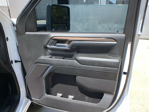 Used 2024 Chevrolet Silverado 2500 LT AWD/4WD image 27