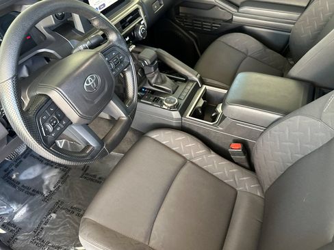 Certified 2026 Toyota Tacoma SR5 AWD/4WD image 10
