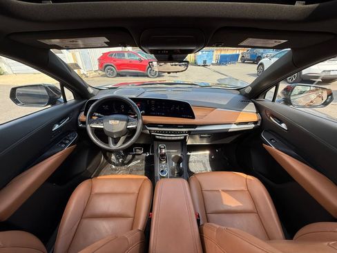 Used 2024 Cadillac XT4 Sport AWD/4WD image 27