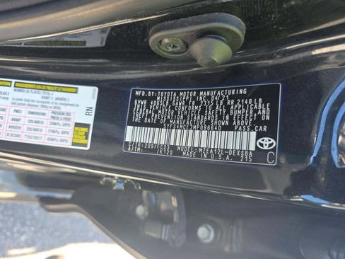 Used 2021 Toyota Corolla SE image 11