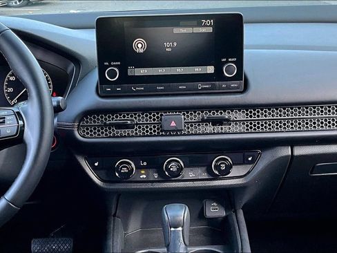 Used 2025 Honda HR-V Sport image 9