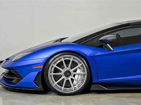Used 2021 Lamborghini Aventador SVJ AWD/4WD image 8