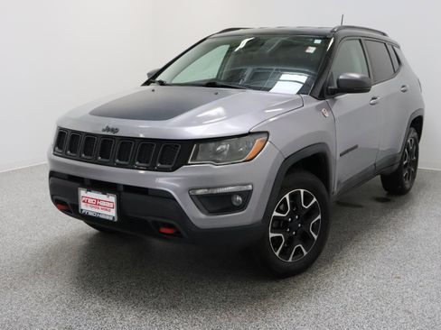 Used 2020 Jeep Compass Trailhawk AWD/4WD image 2