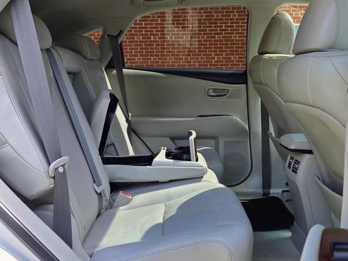 Used 2010 Lexus RX 350 2WD image 17