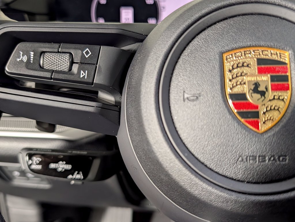 Certified 2024 Porsche Cayenne Coupe AWD/4WD image 36