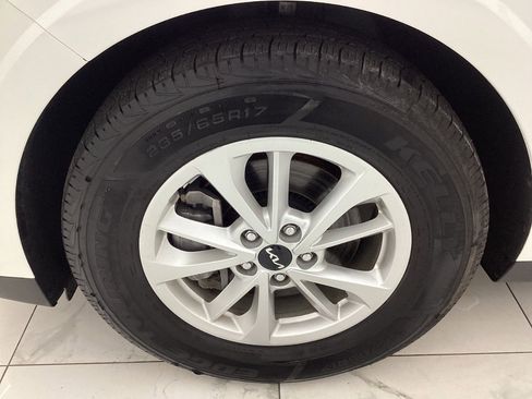 Used 2023 Kia Carnival LX image 48