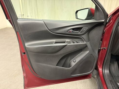 Used 2020 Chevrolet Equinox LT image 25