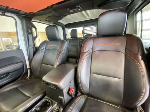 Used 2023 Jeep Gladiator Mojave w/ Cold Weather Group AWD/4WD image 13