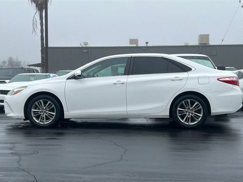 Used 2015 Toyota Camry SE image 7