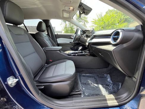Certified 2024 Chevrolet Trax LT w/ LT Convenience Package FWD image 22