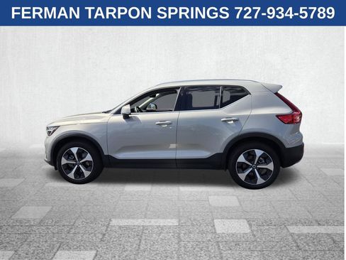 Certified 2025 Volvo XC40 B5 Plus image 5