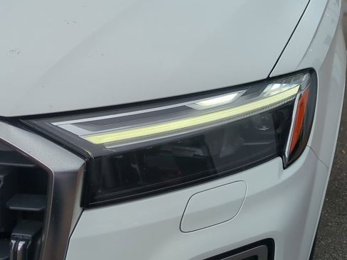 Used 2025 Audi Q7 3.0T Premium Plus image 11