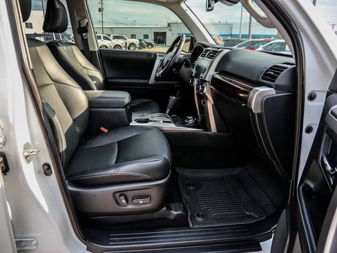 Used 2024 Toyota 4Runner Limited AWD/4WD image 18