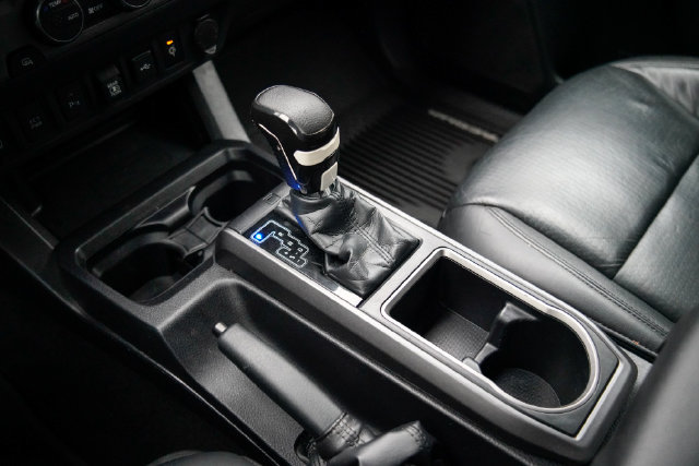 Used 2021 Toyota Tacoma TRD Sport w/ TRD Premium Sport Package AWD/4WD image 23