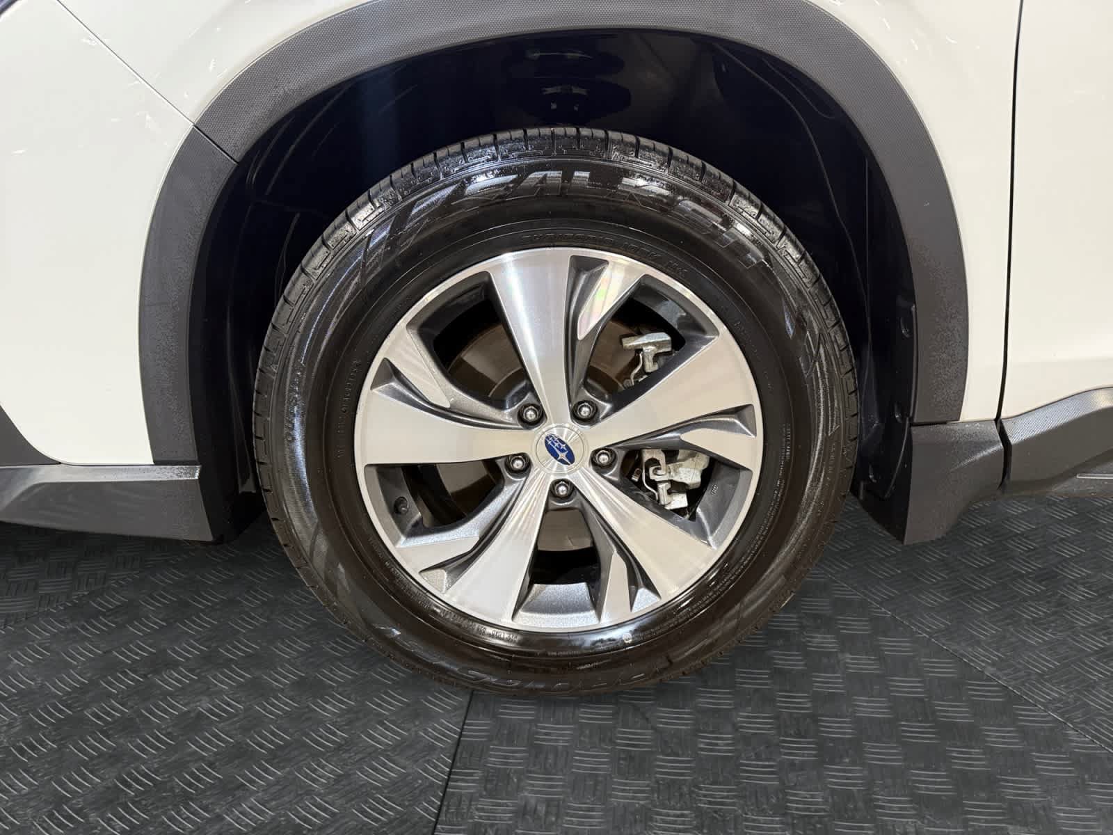 Used 2023 Subaru Ascent Premium w/ Convenience Package AWD/4WD image 15