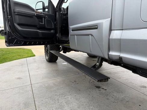 Used 2017 Ford F250 Lariat w/ Lariat Ultimate Package image 9