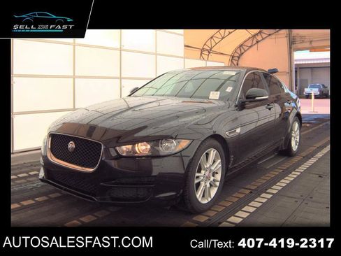 Used 2018 Jaguar XE Premium image 1
